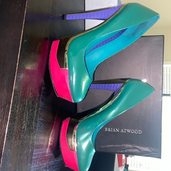 Brian Atwood Women's Leonida Turquoise Patent Pump size 9 1/2 - Picture 2 of 10
